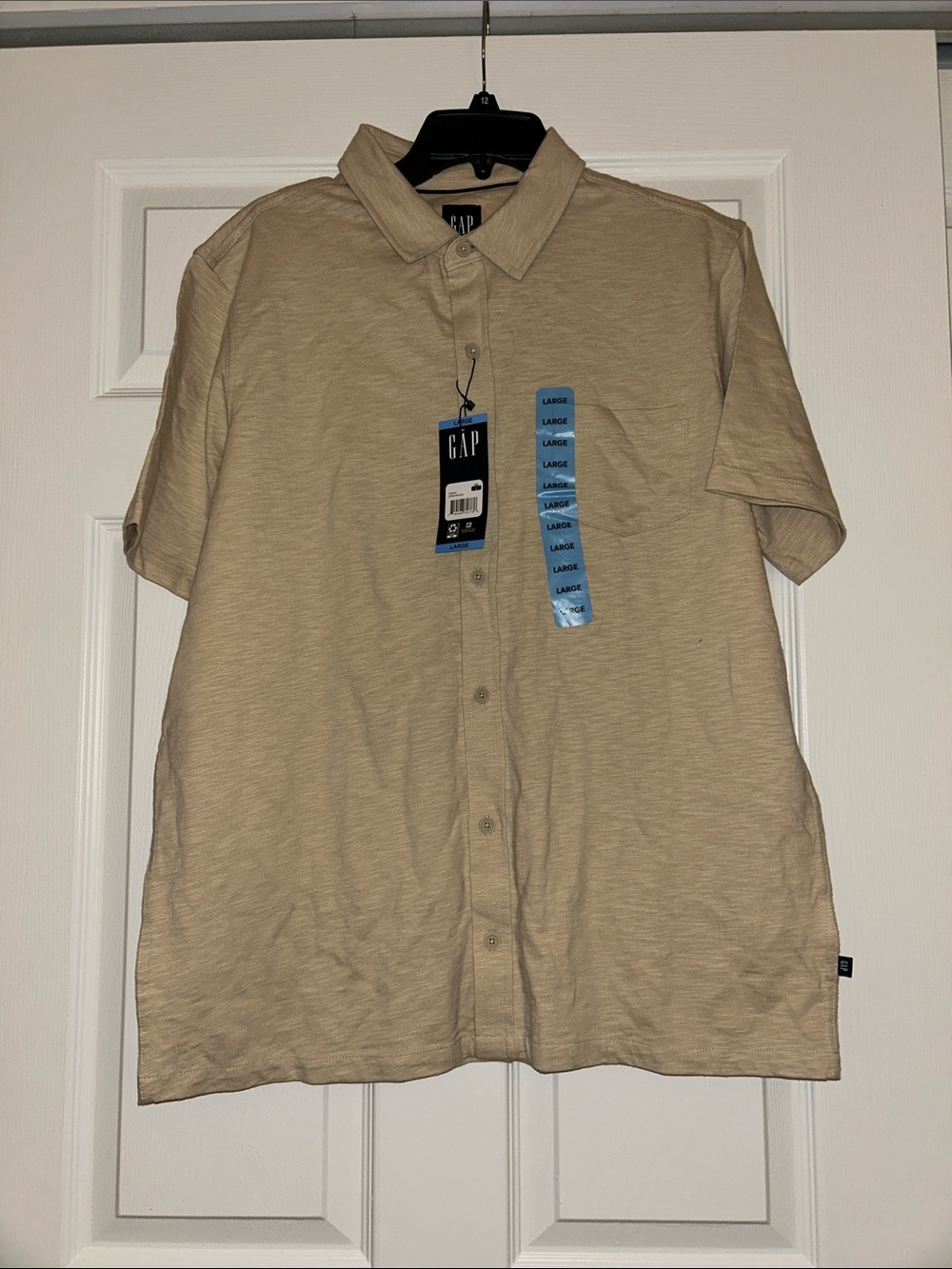 GAP Men's Short-Sleeve Button-Down Shirt in Light Beige